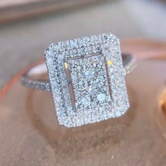 BRAND NEW WHITE SAPPHIRE STERLING SILVER STAMPED SIZE 7 - Picture 2 of 7